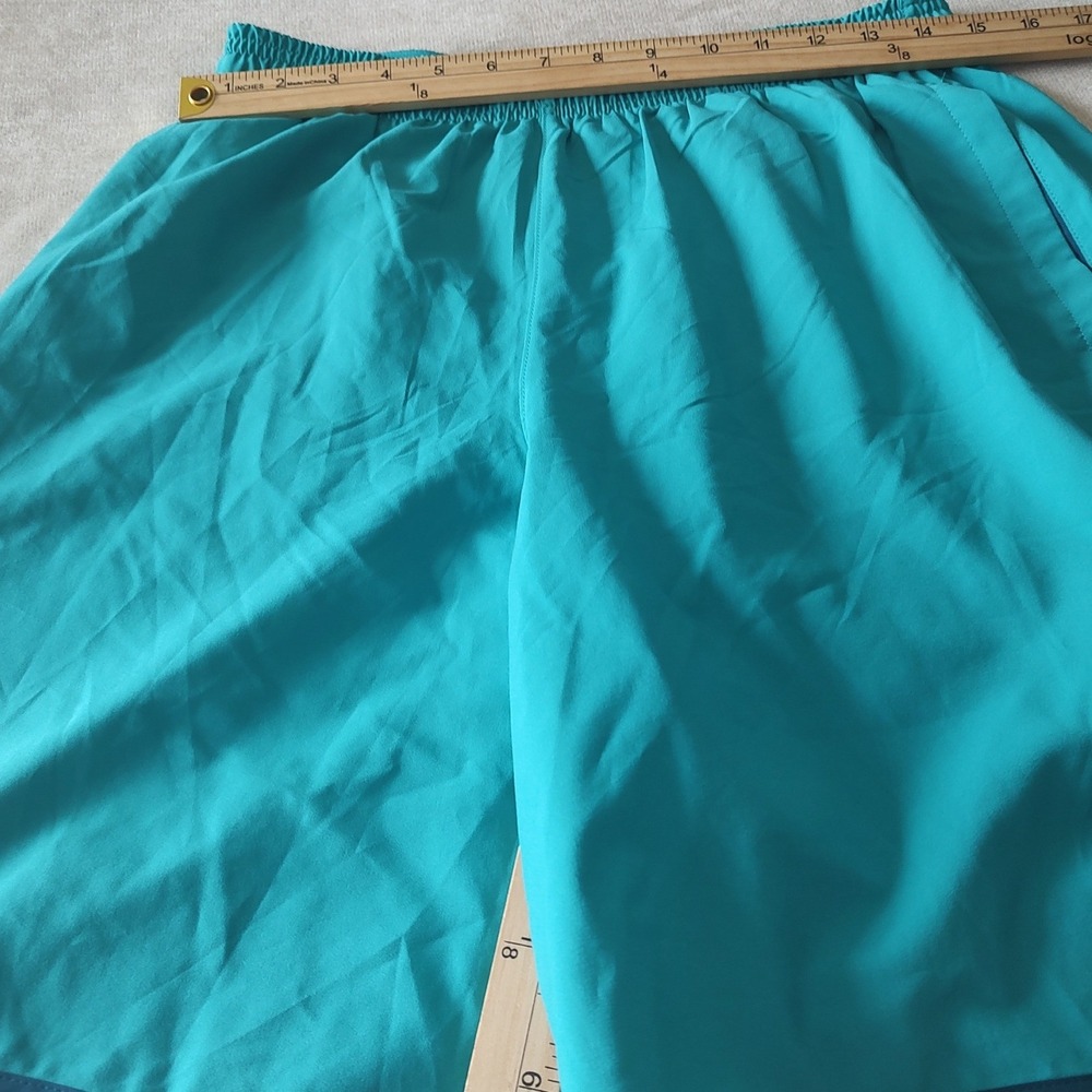 Under Armour Mens HeatGear Loose Fit Athletic Shorts Teal Blue Size Medium 7in